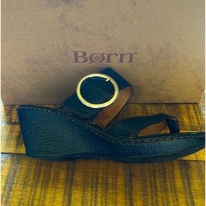 Like new black Børn sandals size 8!